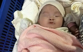 Bé sơ sinh bị bỏ rơi trước cổng nhà dân, kèm thư tay 'con là sinh viên, trót dại'