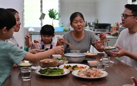 Muốn nhìn rõ “tầng lớp” của một gia đình, hãy đến nhà họ ăn một bữa là biết…