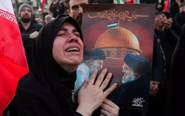 Iran hoãn lễ quốc tang Đại giáo chủ Ali Khamenei