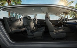 Xe 7 chỗ giá chưa tới 500 triệu đang ưu đãi hơn 100 triệu đồng, bảo hành tới 8 năm