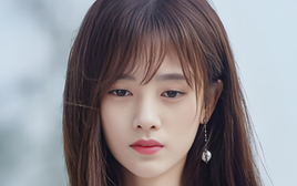 Trong lúc người yêu đi tắm, tôi đọc được đoạn tin nhắn khá choáng nhưng anh bảo "đã làm gì quá giới hạn đâu"