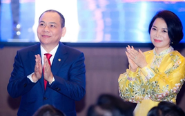 Vợ ông Phạm Nhật Vượng trở thành Chủ tịch HĐQT hãng taxi Xanh SM