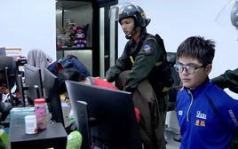 [VIDEO] Cảnh sát đột kích hang ổ 'Xôi Lạc TV'