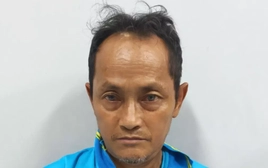 Tạm giữ bảo vệ trường tiểu học bị tố hiếp dâm học sinh