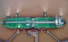 Trung Quốc âm thầm mở lối cho tàu qua eo biển Hormuz