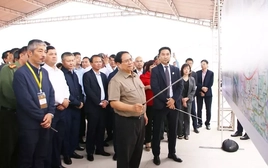 Thủ tướng Phạm Minh Chính kiểm tra dự án sân bay Gia Bình