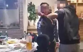 Nụ cười đắc thắng của đứa trẻ trước cửa nhà vệ sinh khiến người phụ nữ “nổi da gà”: Lớn lên nhân cách dễ “méo mó”