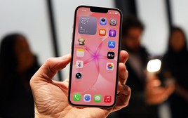 Chiếc iPhone mới lên kệ ở Việt Nam, đáng mua nhất hiện tại: Rẻ hơn iPhone 17 đến 6 triệu, chip A19, RAM 8GB