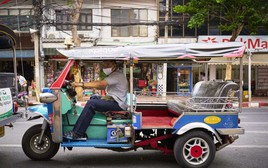 Vì sao người Thái Lan kiêng ăn mía khi lên xe?