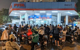 NÓNG: Hà Nội sẽ xử lý nghiêm việc bán xăng dầu bằng chai, lọ trái phép