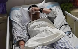 Chàng trai 19 tuổi qua đời vì ung thư dạ dày, bác sĩ lắc đầu: Có 4 thói quen hủy hoại sức khoẻ, nhiều người vẫn vô tư làm mỗi ngày