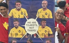 CĐV Việt Nam có hành động đặc biệt để chế nhạo tuyển Malaysia