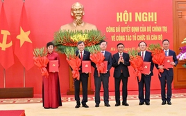 Công bố quyết định của Bộ Chính trị về công tác tổ chức, cán bộ với VOV, VTV, TTXVN và 2 Viện Hàn lâm