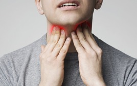 Người đàn ông sốc khi phát hiện ung thư ở tuổi 62, bác sĩ nói: Liên quan tới 1 kiểu "yêu" từ hàng chục năm trước