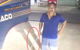 Tài xế xe tải BKS 98C-247.56 cầm dao chặn đầu xe, dọa chém người