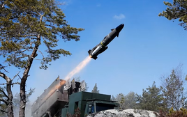 Ukraine tấn công giàn khoan Nga bằng tên lửa chống hạm tối tân của Thụy Điển