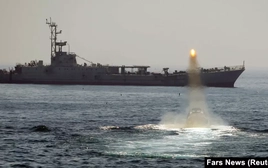 Iran bất ngờ 'xuống thang', đề xuất mở lối cho tàu thuyền qua eo biển Hormuz