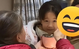 Cảnh tượng tại một gia đình khiến dân mạng đồng loạt lắc đầu ngán ngẩm: Nuôi con kiểu này, về sau chỉ khổ mà thôi!