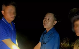 Vây bắt người đàn ông cầm dao đâm chết vợ cũ trong đêm