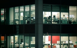 4 ngành học cũ nhưng không lỗi thời, AI không thể thay thế