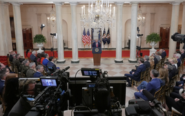 Ông Donald Trump vừa phát biểu xong, Iran phóng tên lửa vào Israel