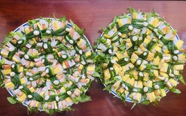 Gỏi cuốn, bánh tráng cuốn 'đắt hàng' ngày hè nhưng 4 nhóm người không nên ăn