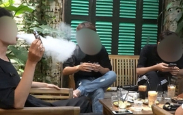 Cho hút thuốc lá điện tử tại chỗ có thể bị phạt tới 10 triệu đồng