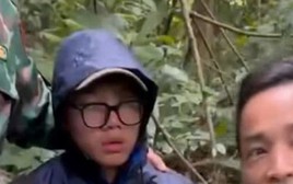 VIDEO: Tìm thấy nam sinh viên mất tích khi leo núi Tam Đảo