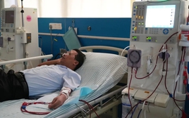 Nam tài xế suy thận nặng, người vợ chỉ nói 1 câu: "Anh ấy không chịu nghe lời tôi, giờ thì đã muộn"