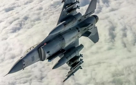 Mỹ đe dọa đối tác vì đình chỉ việc mua tiêm kích F-16 vào phút chót