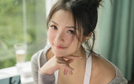 Ngắm nhan sắc hiện tại của Thủy Top, từng là biểu tượng gợi cảm huyền thoại, triệu người tìm kiếm