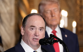 Mỹ sa thải Bộ trưởng Hải quân, ông Hùng Cao lên thay