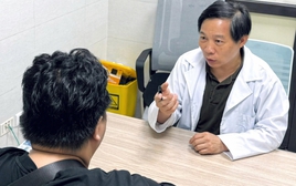 CEO 42 tuổi bật khóc khi cơ thể bỗng nhiên 'không nghe lời'