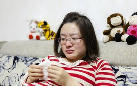 Con gái lớp 6 bị nhóm bạn thân cô lập, nói xấu suốt 2 tháng trời, mẹ lo lắng phải lên mạng xin lời khuyên