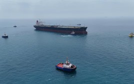 24h qua, bao nhiêu tàu có thể đi qua eo biển Hormuz?