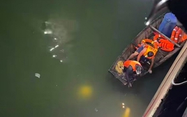 Thi thể đôi nam nữ dưới hồ, trên bờ có 2 xe máy, 2 đôi dép: Là vợ chồng mới cưới vài tháng