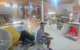 Triệt phá cơ sở sản xuất mì tươi do cặp vợ chồng cầm đầu "ngậm" hàn the và thủy tinh lỏng: Hơn 2.800 tấn đã tuồn ra thị trường suốt 12 năm