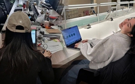 “Cày” từ 9h sáng đến 10h đêm, nghỉ lễ vẫn phải làm: Lương không đủ trả nợ cũng đành, giờ chịu đựng hoặc thất nghiệp