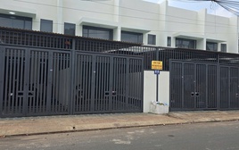 Vụ hành khách bị “bỏ rơi” trong đêm: Văn phòng nhà xe bất ngờ đóng cửa, tháo bảng hiệu