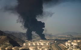 2 tháng xung đột Mỹ - Iran, Trung Đông vẫn chìm trong khói lửa