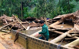 Sập nhà trong mưa dông, bé trai 13 tuổi tử vong