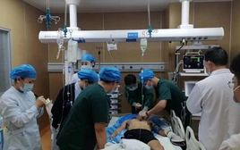 Một người cha 38 tuổi qua đời sau 30 ngày phát hiện ung thư đại trực tràng, chị vợ kể: "Anh ấy tưởng đau lưng"