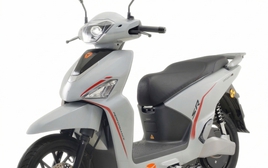 Ra mắt xe máy điện đi gần 300 km/sạc, giá thấp hơn cả Honda Lead