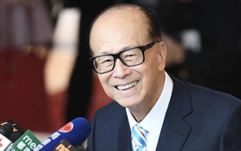 Tỷ phú Lý Gia Thành nói thẳng: Người “nghèo kiết xác” vì mắc 1 lỗi, trong khi người giàu lại rất tỉnh táo khi làm điều này!