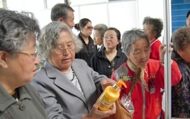 Tuổi 60 có 600 triệu trong tay nhưng chi 200 triệu cho “kéo dài tuổi thọ”: Bài toán tài chính khiến nhiều gia đình tranh cãi