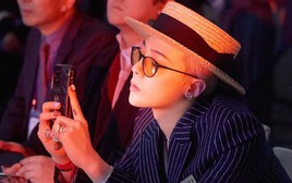 Giáo sư cơ khí thu nhập 7118 tỷ/năm: Chạy show kiếm lời 220 tỷ đồng, diễn ở lễ hội âm nhạc lớn nhất hành tinh