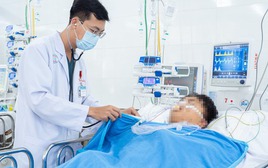 Bác sĩ Bệnh viện Chợ Rẫy mổ xuyên đêm cứu 2 nạn nhân vụ xe khách rơi xuống vực