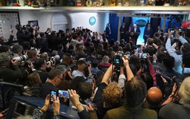 Ông Donald Trump thông báo "tạm ngưng ném bom", Iran tuyên bố "chiến thắng"