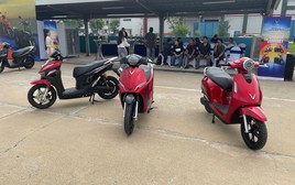 VinFast mang loạt xe máy điện mới sang Indonesia, dùng một thứ ngoài giá bán để cạnh tranh xe xăng
