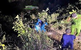 Xe khách giường nằm lao xuống đèo An Khê ở Gia Lai, nhiều người thương vong